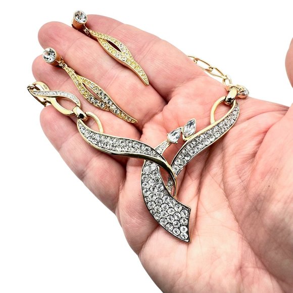 Vintage Monet Clear Crystal Gold Tone Necklace Earring Set - Picture 4 of 4